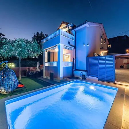 Vila Viktoria Split *