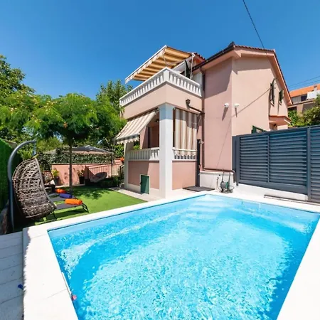 Vila Viktoria Split *